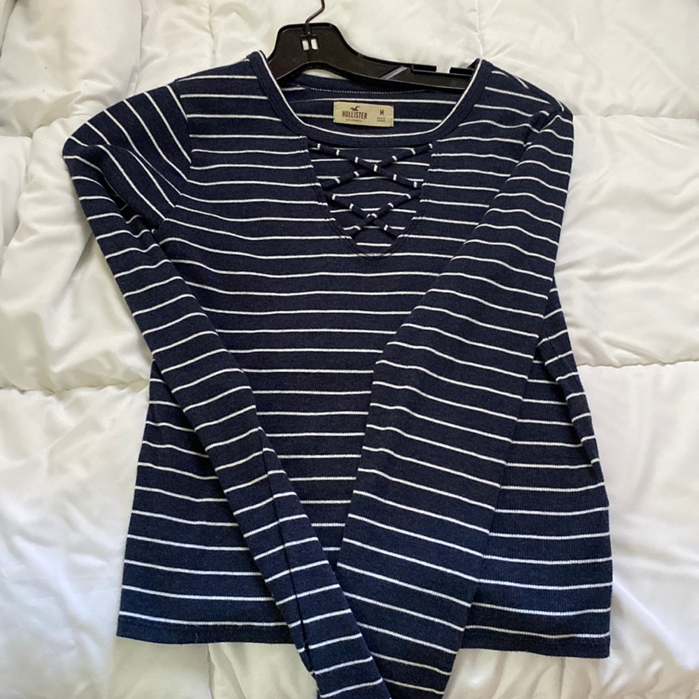 long sleeve hollister shirt perfect for fall super soft material
